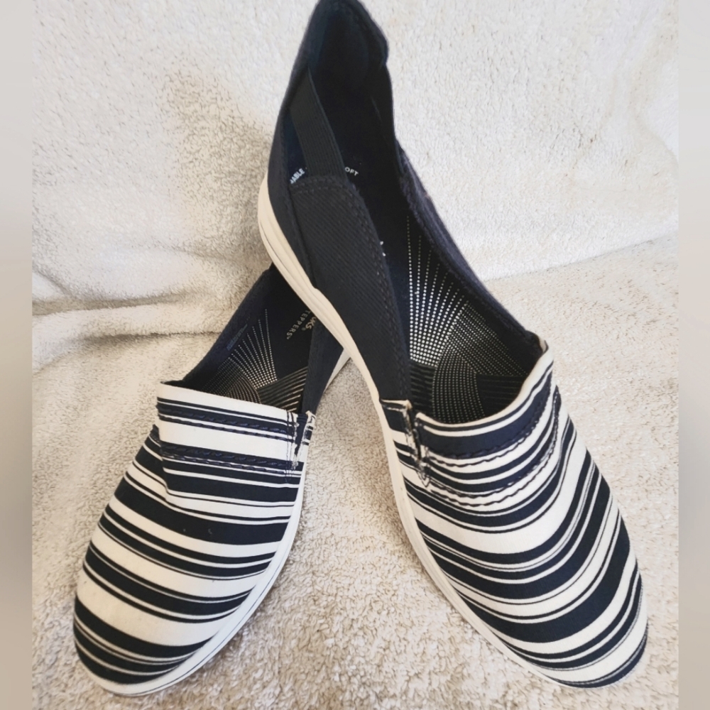 Clarks Cloudsteppers slip on shoes